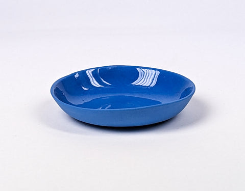 Blauer kleiner Porzellanteller, handgemacht in Berlin | Blue small porcelain dish, handmade in Berlin