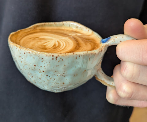 Töpfer dir dein eigenes handgemachtes Espresso-Tassen Set!