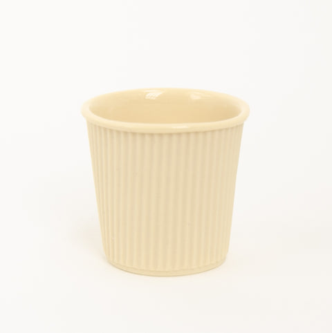 Butterscotch Espressobecher aus Porzellan, handgemacht in Berlin | Butterscotch porcelain Espresso coffee cup, handmade in Berlin