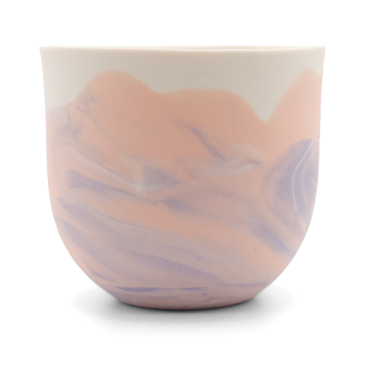 Marmorierter Porzellanbecher in Lila, Orange und Vintage Weiß - handgemacht in Berlin.