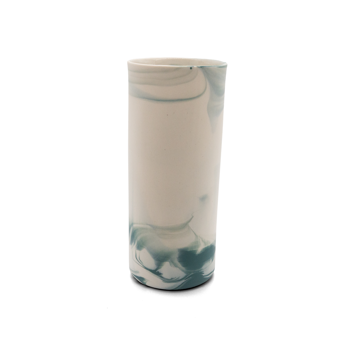 Marmorierte Porzellanvase in Dunkelgrün und Vintage White - handgemacht in Berlin.
